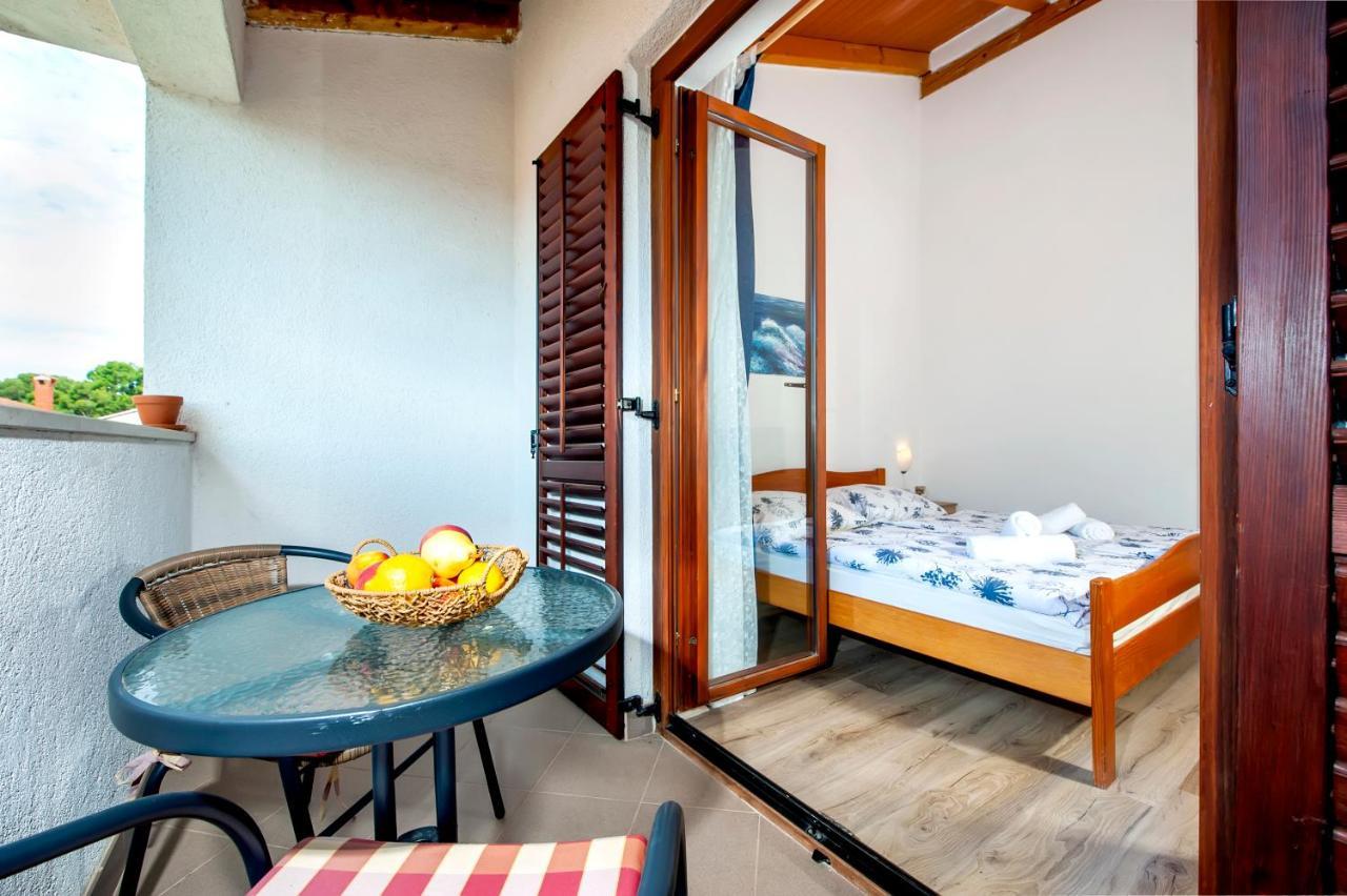 Apartman Near Beach Pelagic Sea View Rovinj Exteriör bild