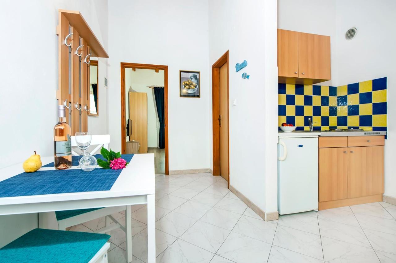 Apartman Near Beach Pelagic Sea View Rovinj Exteriör bild
