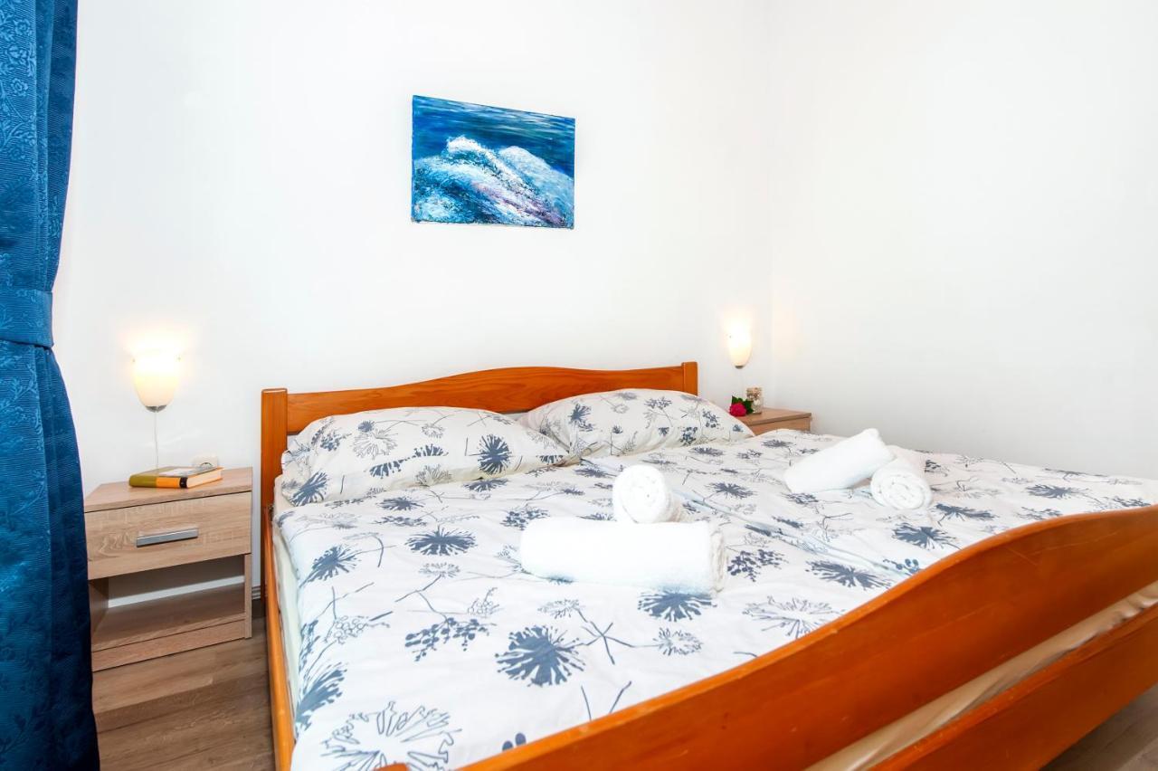 Apartman Near Beach Pelagic Sea View Rovinj Exteriör bild